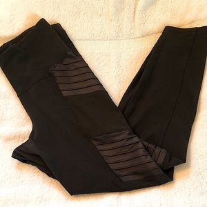 Black workout leggings
